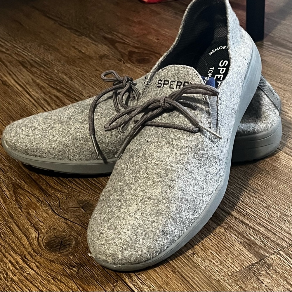 Super cute grey Sperry slide on shoes